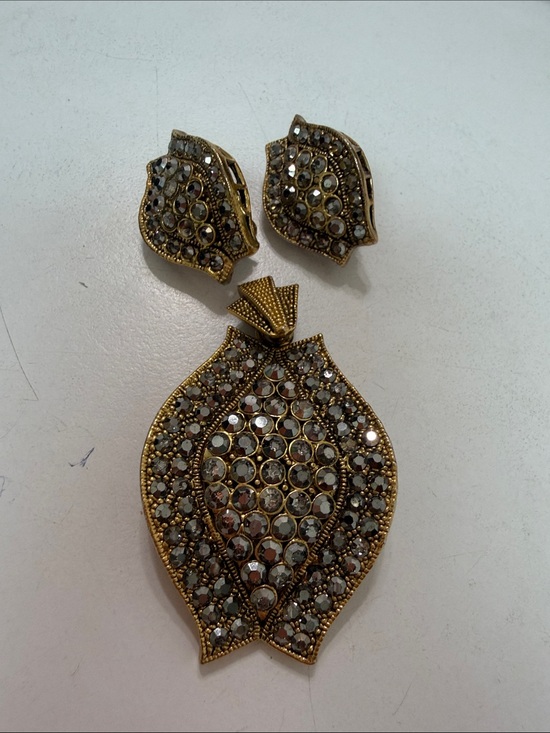 Source Unknown Jewelry - Source Unknown Gold-Tone Crystal Leaf Motif Necklace and Earring Set